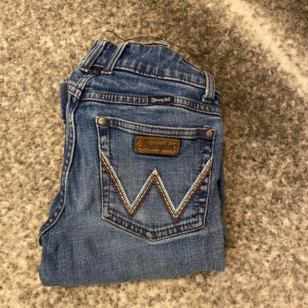 Wrangler Women's Embellished Blue Jeans - Picture 1 of 3